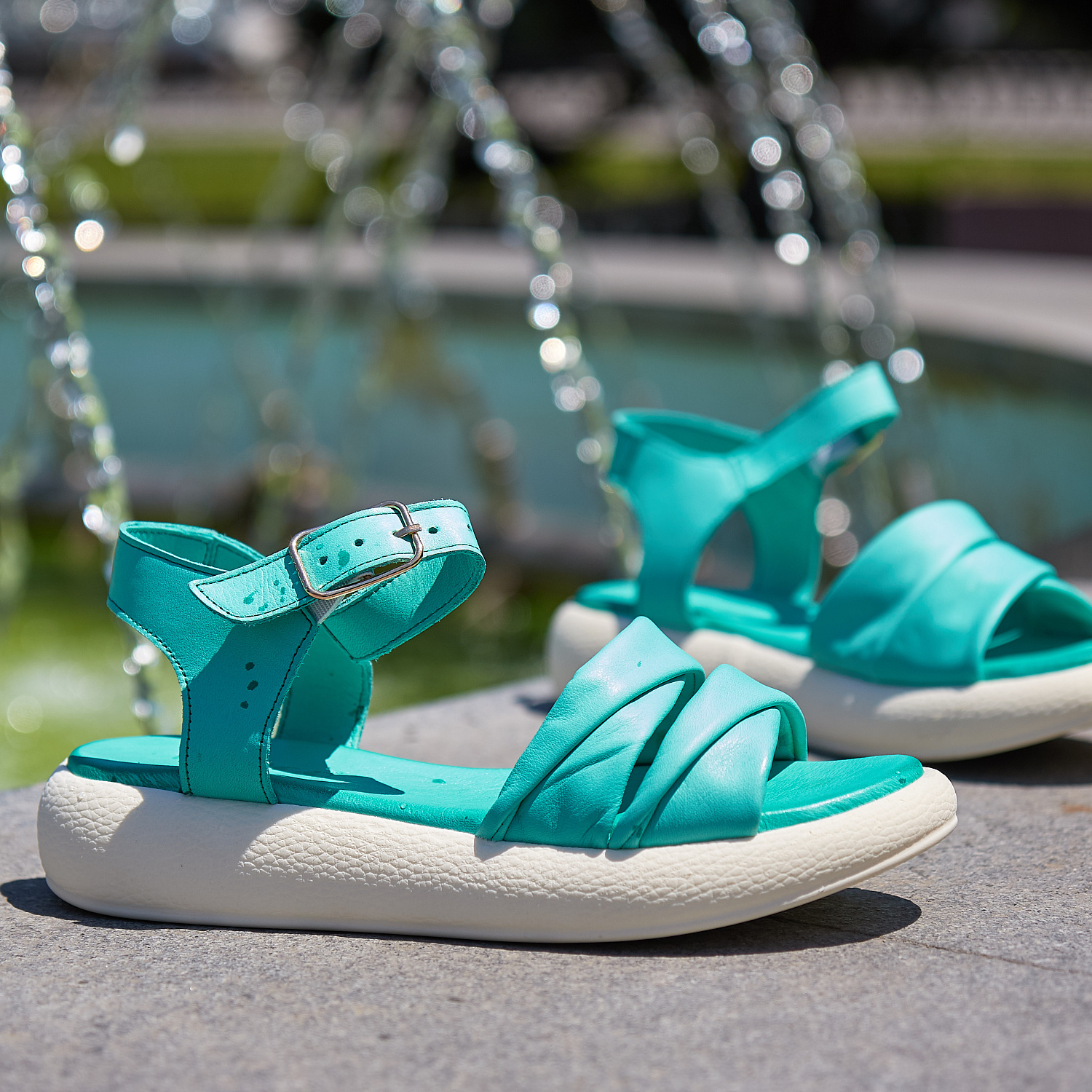 С чем сочетать цвет Тиффани 